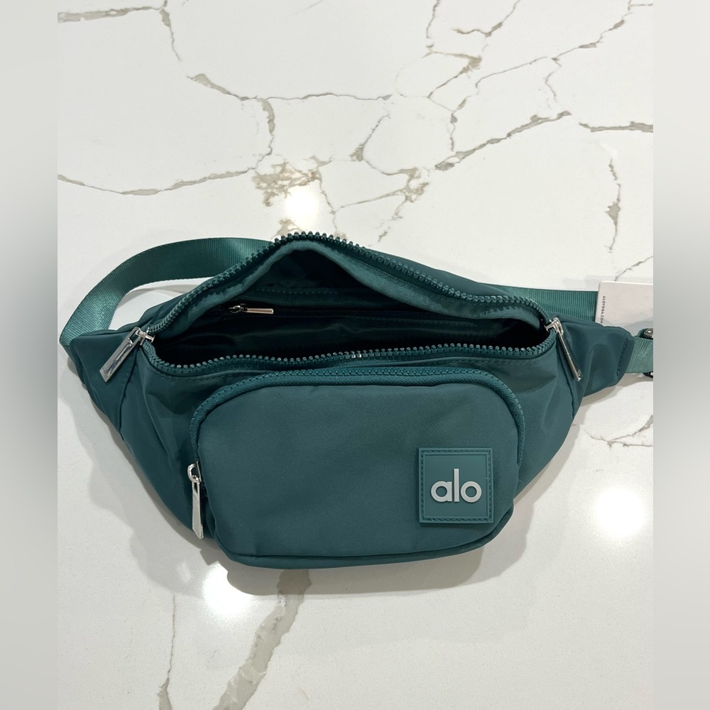 NWT ALO YOGA BELT BAG - Picture 3 of 4